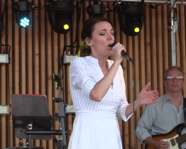 Koncerty na novém pódiu připomněly rok od tornáda