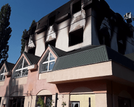 U požáru bývalého Casina zasahovalo deset jednotek