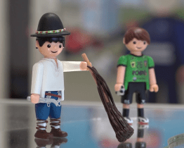 V Zubří vystavují Igráčka, mají i figurku házenkáře a metláře