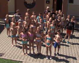 Vodní bitvou zakončily děti pobytový tábor