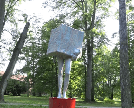 Rožnovský park znovu zdobí sochy, výstava tady bude do konce září