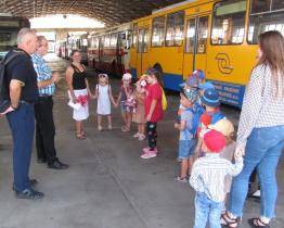 Ukrajinské děti se učily cestovat v MHD