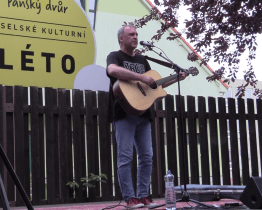 Písničkář Nosláva rychle zaskočil a vrátil se domů