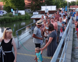 Benátská noc nabídla divadlo i žongléřskou show