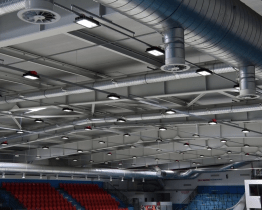 Zimní stadion má novou střechu