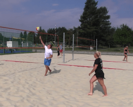 Beachvolejbalový Štěrk Cup se odehrál na nových hřištích