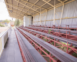 Kraj přispívá na nákup mobiliáře z recyklovaných plastů