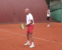 Tenisový turnaj veteránů Bimbledon 2022 ovládli přespolní