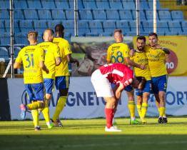 Fotbalisté Zlína přetlačili Pardubice 2:1 a slaví první ligovou výhru sezony