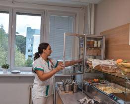 Konec přídělu jídel v jeden čas a podle jídelníčku. Zlínská porodnice nabízí maminkám jako první v kraji stravování formou rautu