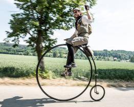 Ve Zlíně propuknou Zlatá třicátá! Do města se vrátí Tomáš Baťa, módní přehlídka, swing nebo historické kolo