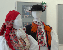 S láskou šitá a vyšívaná výstava v Panském domě