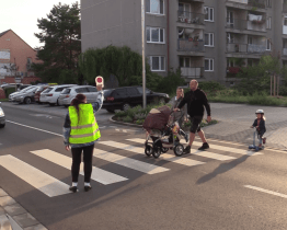 Bezpečnost na přechodech pohlídají senioři