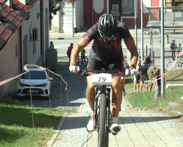 Závodům horských kol letos počasí přálo