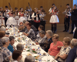 V Domě kultury se sešlo 150 jubilantů