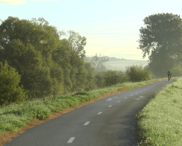 Cyklisty v Otrokovicích potěšila snídaně zdarma