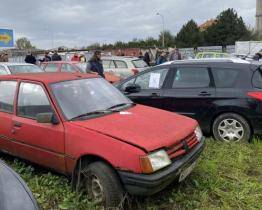 Vozidlo za 400 korun? Proč ne! V Kroměříži se dražily autovraky