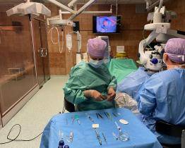 Nesledujte mobil a tablet zblízka, zhoršíte si zrak, apeluje primář Baťovy nemocnice