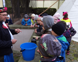 Děti se dozvěděly, jak se zpracovávají hrozny
