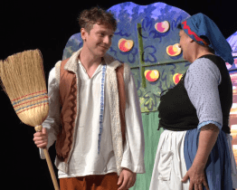 Děti fandily z hlediště chytrému Honzovi a krásné Madlence