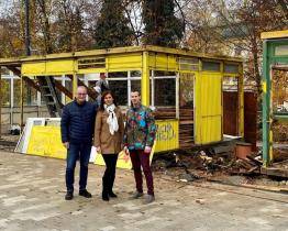 Tržiště Pod Kaštany bude celé v novém. Staré buňky soukromých vlastníků šly k zemi