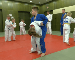 Bílá kimona zářila po celý víkend na třech tatami