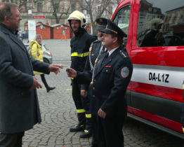 Dobrovolní hasiči z Vések převzali nové vozidlo