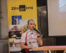 Cyklistický ultramaratonec Svaťa Božák navštívil Baťův mrakodrap