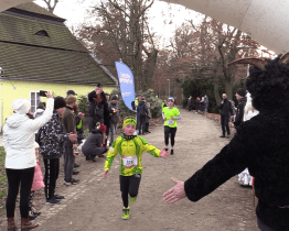 Zámeckým parkem proběhl Mikulášský běh