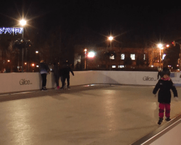 Otrokovické náměstí ožilo díky umělému kluzišti