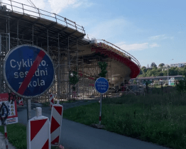 Zlínská radnice dokončuje silniční napojení průmyslové zóny v Přílukách