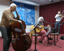 Trio Uhlíř, Jiráň a Bradáč hrálo v rytmu bossa novy, rumby a swingu