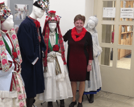 Etnografka Romana Habartová besedovala s lidmi o starých krojích