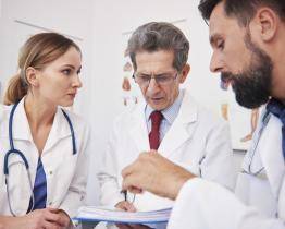 Kraj chce udržet mladé mediky v regionu. Zaučujícím lékařům nabídne až deset tisíc měsíčně