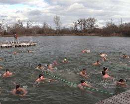 Hodonínští plavci pořádali druhý ročník závodu v zimním triatlonu