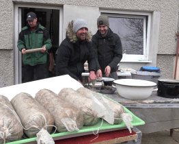 Zabijačka mezi paneláky? Na uherskohradišťském sídlišti Východ nic neobvyklého