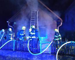 Ve Vysokém Poli na Zlínsku zničil požár rodinný dům 