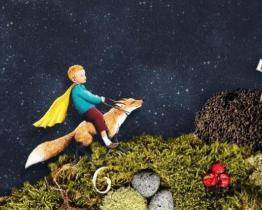 Na výstavě v muzeu oživl příběh Malého prince v obrazech Elišky Podzimkové 