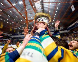 Hokejisté Zlína ovládli první ligu! V baráži vyzvou Jágrovo Kladno 