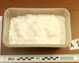 Kriminalisté rozprášili drogový gang. Pachatelé vyrobili několik desítek kilogramů pervitinu