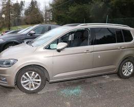 V lázeňském městě řádil zloděj. Zlákala ho zaparkovaná vozidla