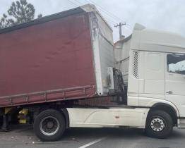 Kamion dopoledne zablokoval objízdnou trasu na Kudlově