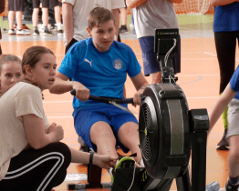 Soutěže škol ve veslování na trenažéru se zúčastnilo 300 sportovců