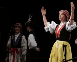 Dětský folklorní soubor a cimbálová muzika Omladinka vystoupily v Klubu kultury