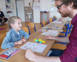 Na konci tradiční Cestičky do školy s úkoly čekal na děti zápis do 1. tříd