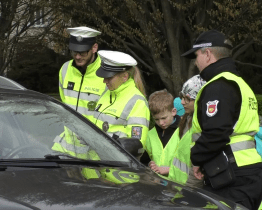 Děti společně s policií a strážníky kontrolovaly řidiče