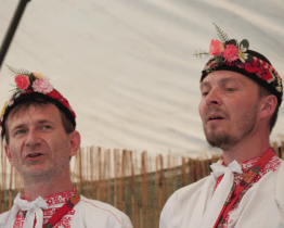 Setkání mužských sborů obohatil košt vína