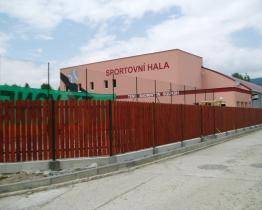 Postavení nové sportovní haly v Rožnově je nereálné. Město proto zvažuje odkup od soukromé osoby