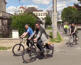 Veselští radní vyrazili do města na kolech