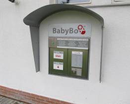 Do babyboxu ve Vsetíně někdo odložil dítě. Novorozená holčička dostala jméno Jindřiška